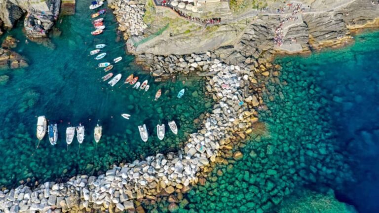 Barca alle Cinque Terre con broker nautico locale