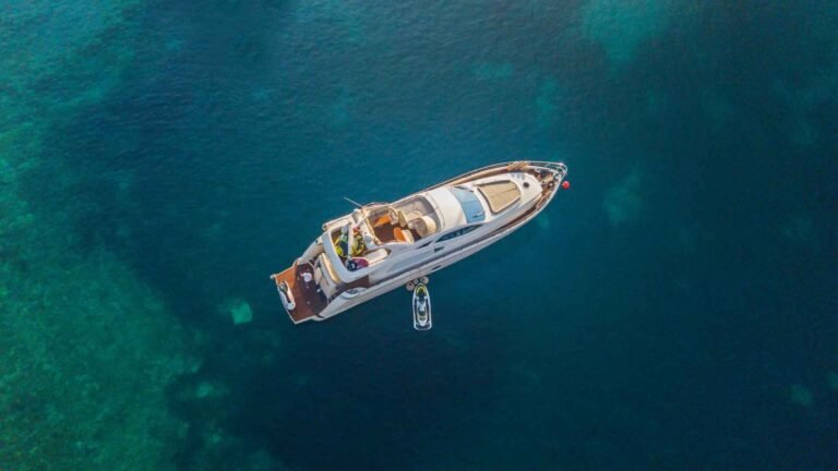Yacht a motore in vendita tramite broker nautico