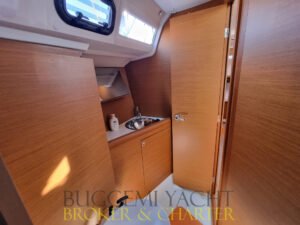 JEANNEAU SUN ODYSSEY 349 — 2021, foto 26 fornita da Buggemi Yacht