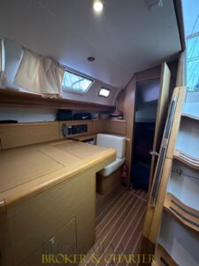 Jeanneau Sun Odyssey 44i — 2010, foto 13 fornita da Buggemi Yacht