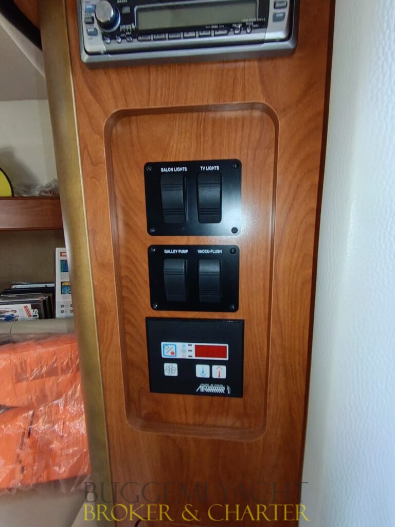Rinker 260