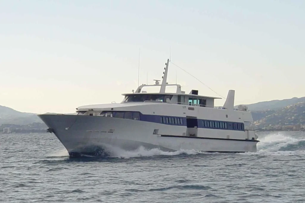 Fahrgastschiff