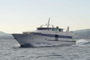 Fahrgastschiff