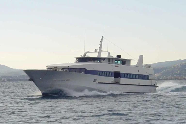 Fahrgastschiff